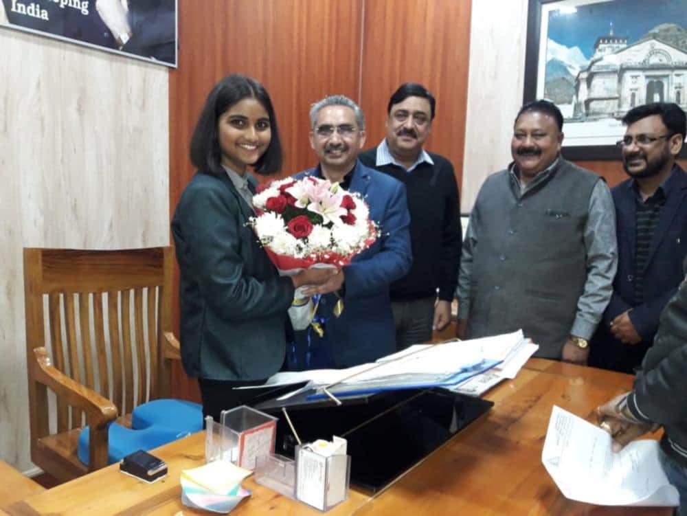 Women Day 2020: Dehradun 40 daughter become officer for one day