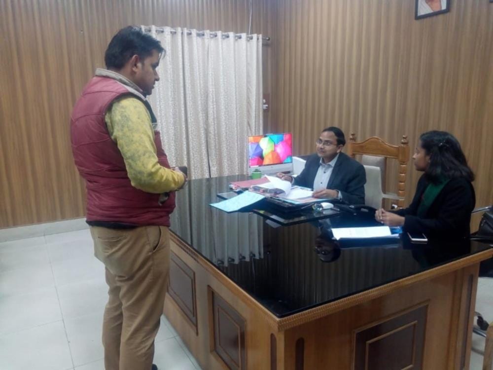 Women Day 2020: Dehradun 40 daughter become officer for one day