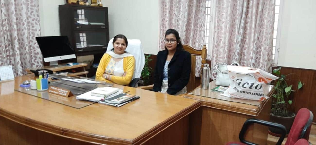 Women Day 2020: Dehradun 40 daughter become officer for one day
