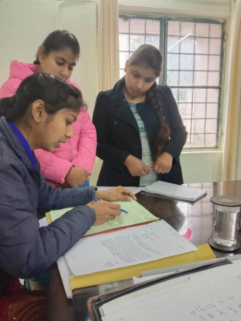 Women Day 2020: Dehradun 40 daughter become officer for one day