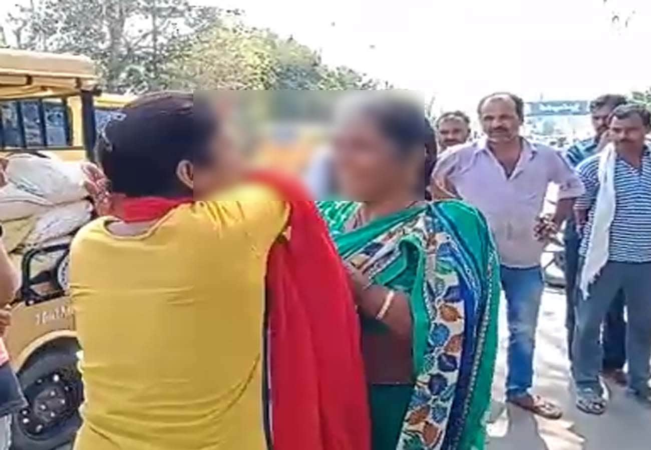 mother caught daughter with her married lover in banda