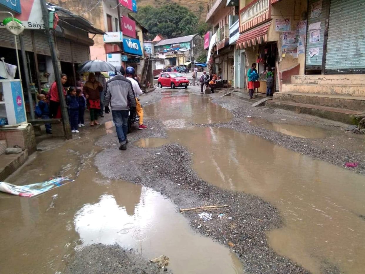 Road becomes a pond, movement difficult
