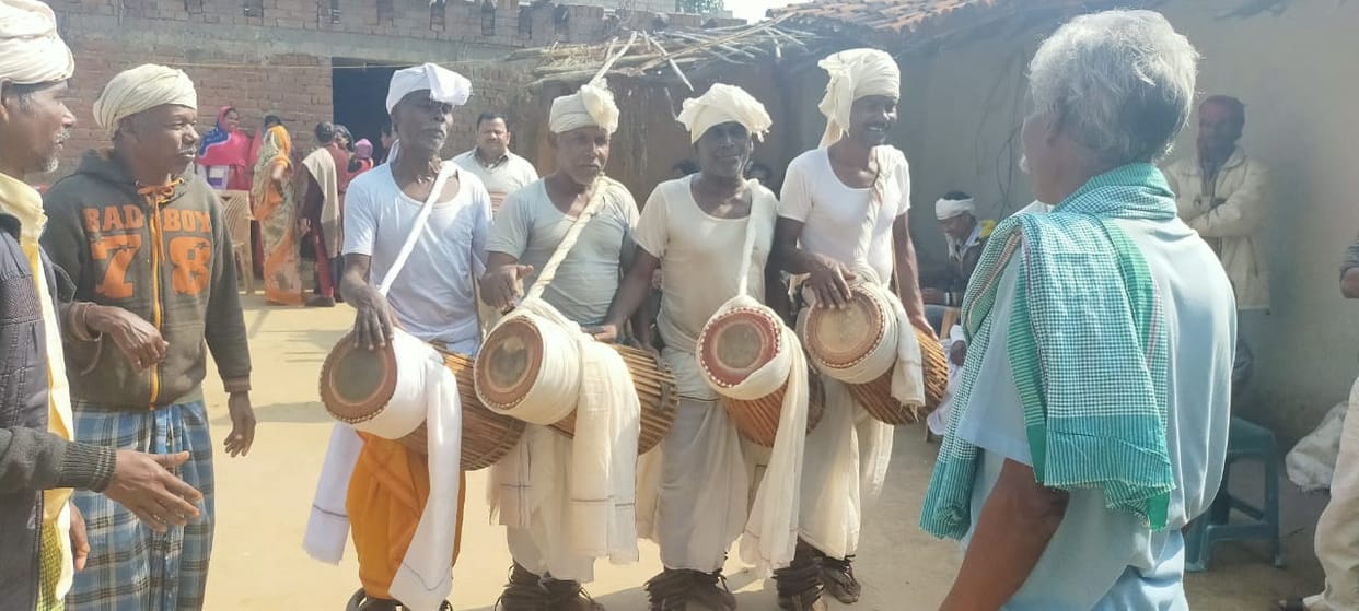 Holika burnt in eight tribal villages, Holi will be celebrated today