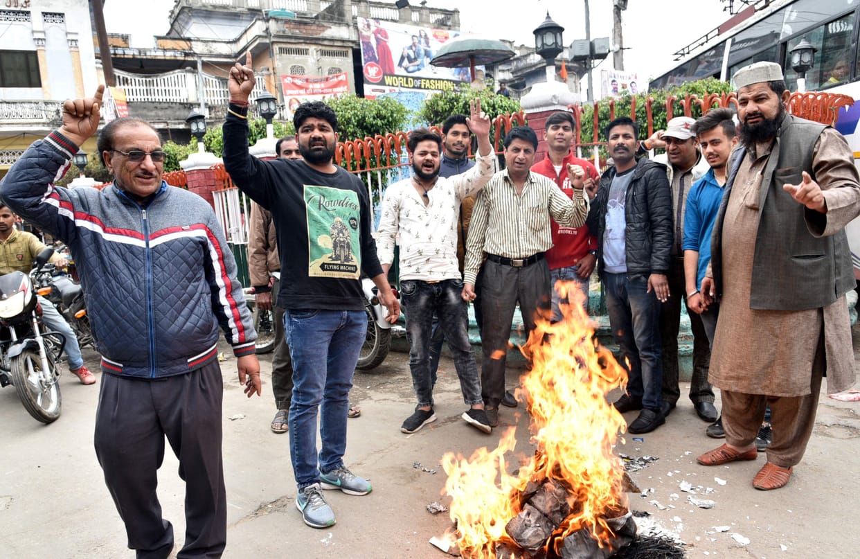 protest agenst bsnl in sambhal
