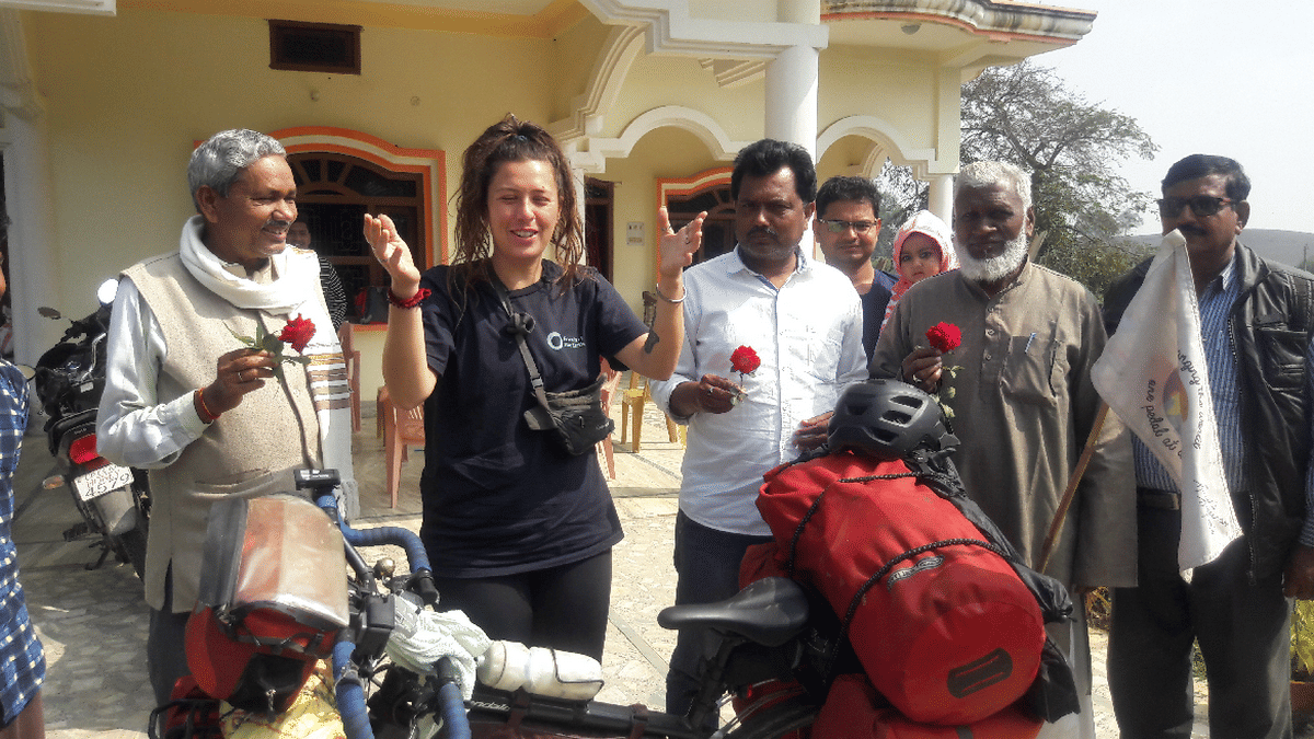 Hannah kern on 24-country trip by cycle reached sonbhadra