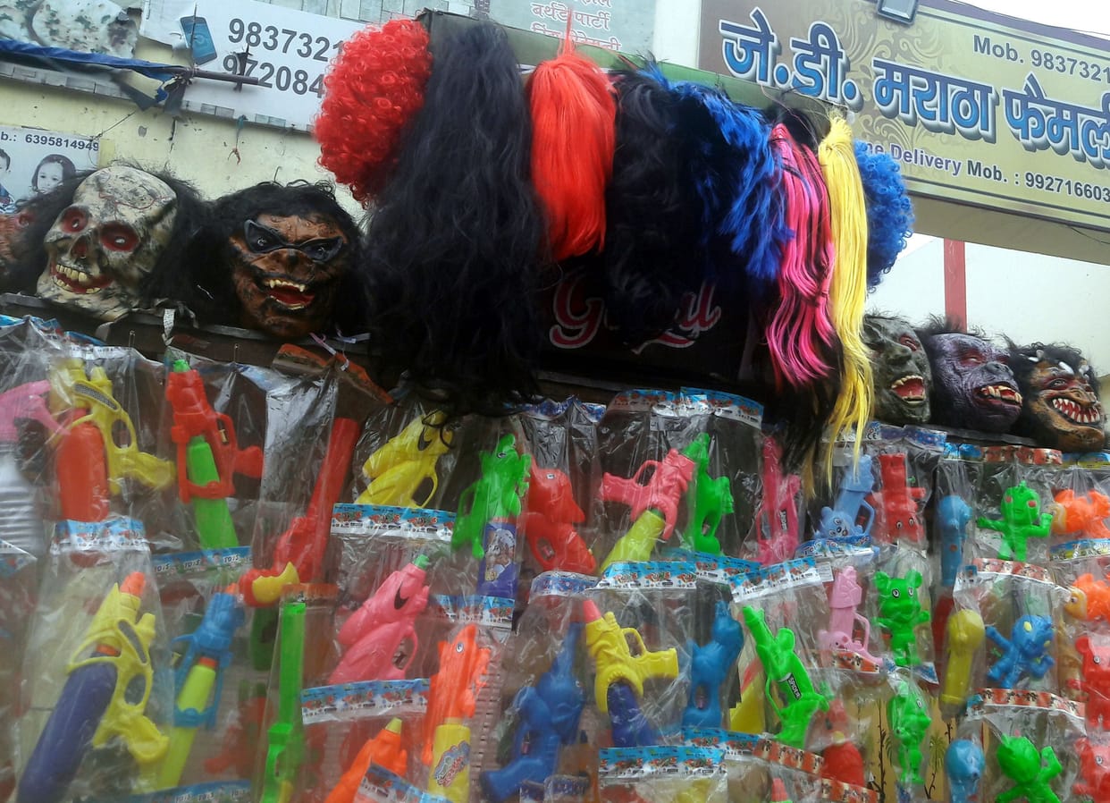 holi ka market