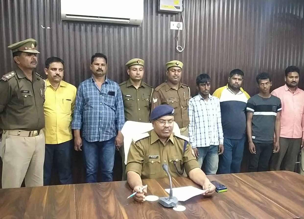 Four accused of smuggling caught