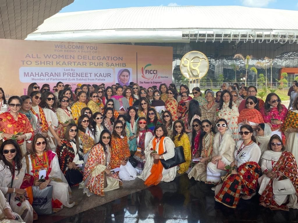 125 women visit gurudwara kartarpur sahib