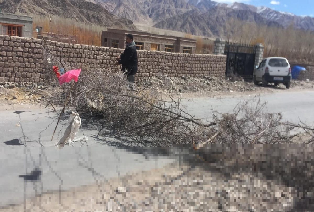 Suspected of corona patient dies in Leh  Administration sealed the way to his village