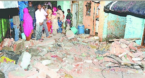 Rain falls in Gihar colony, five people buried