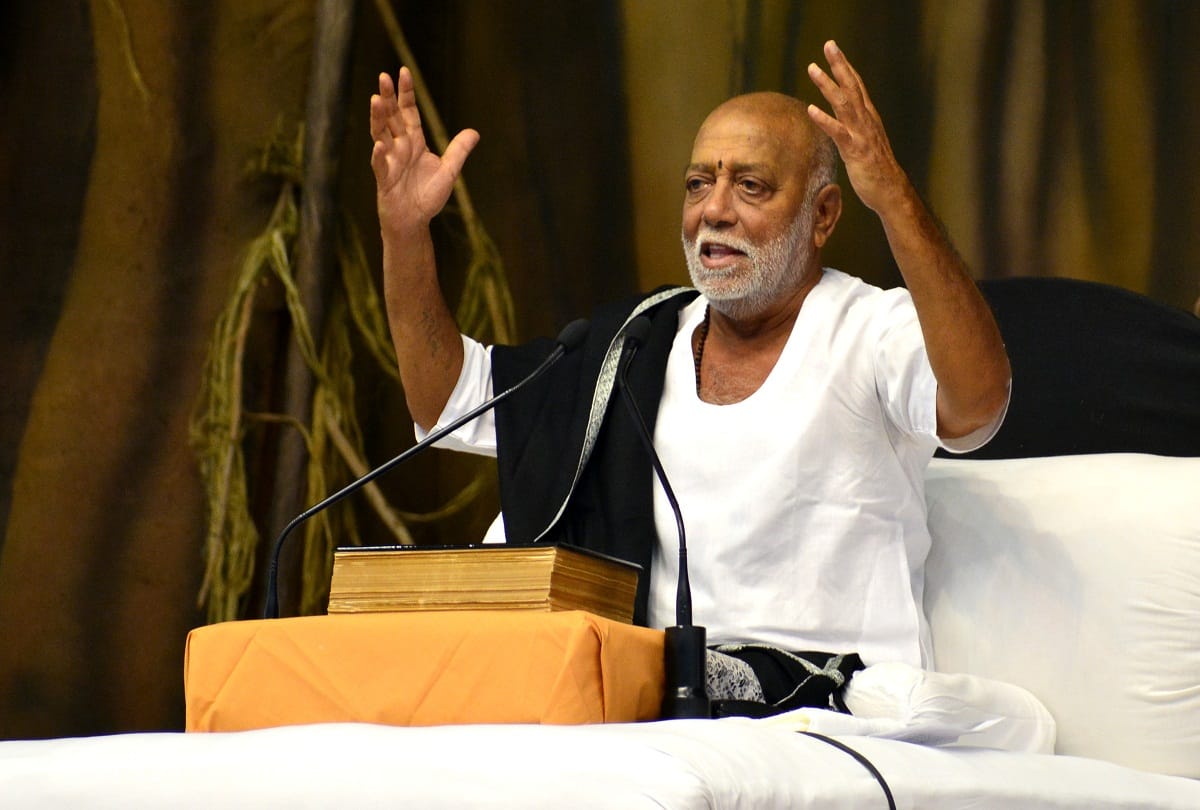 Give children no mobiles, love and values: Morari Bapu
