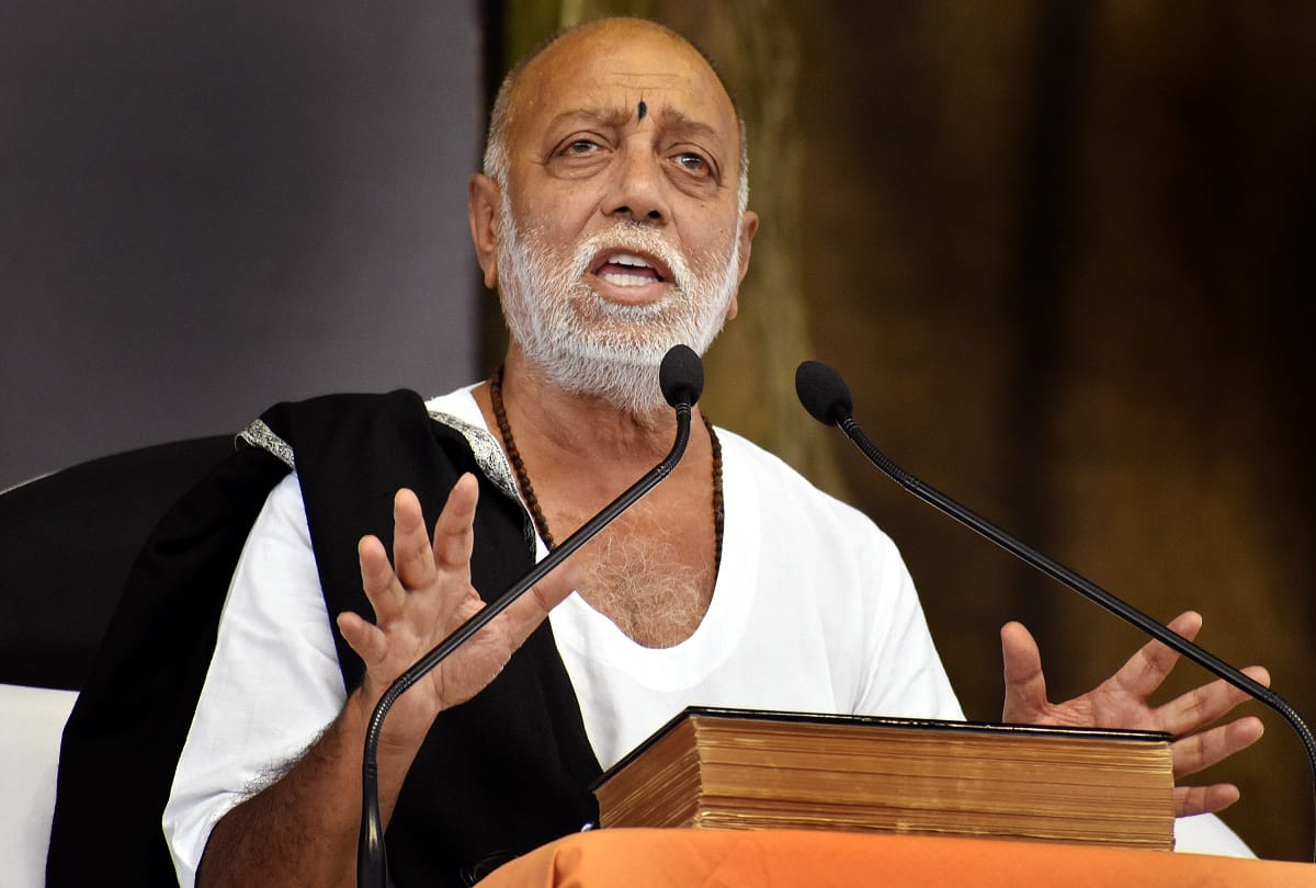 Give children no mobiles, love and values: Morari Bapu