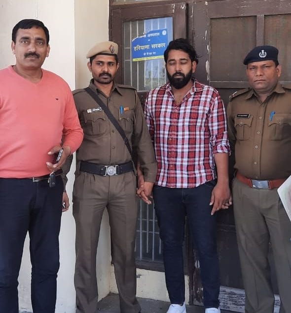 The accused involved in the escape of the notorious Sandeep Jatheri, arrest with inlegal weapon.