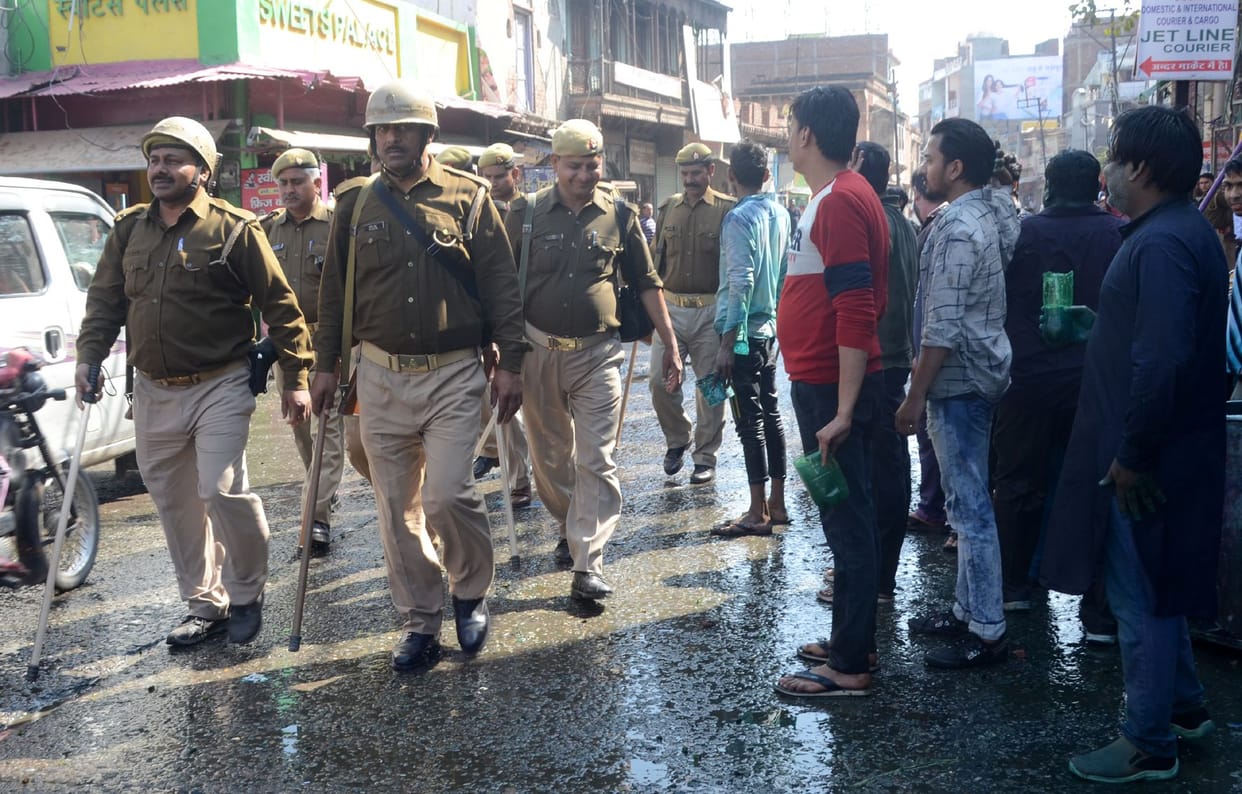 security is high in aligarh city on the ocassion of holi