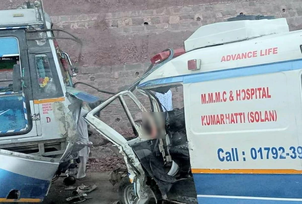 Punjab roadways bus and ambulance collide, one person killed, 10 injured