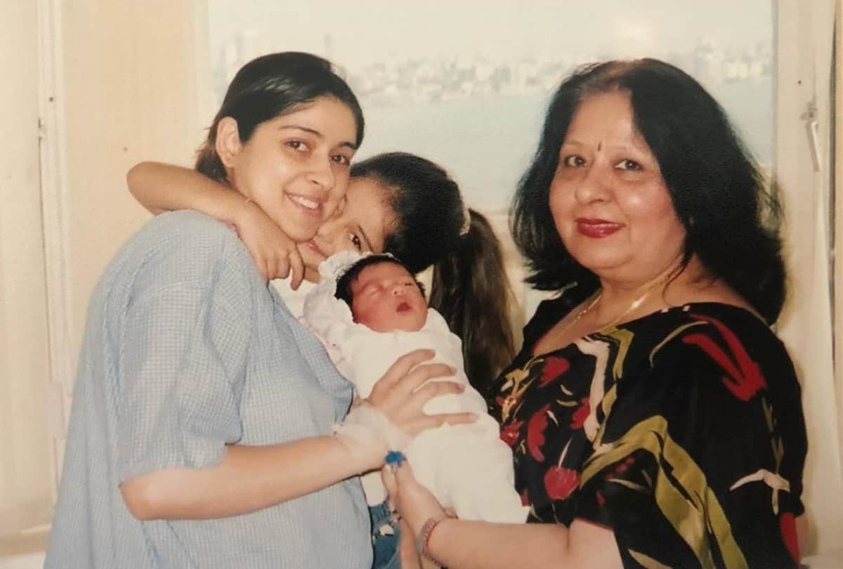 ananya pandey share pictures here look suhana khan childhood