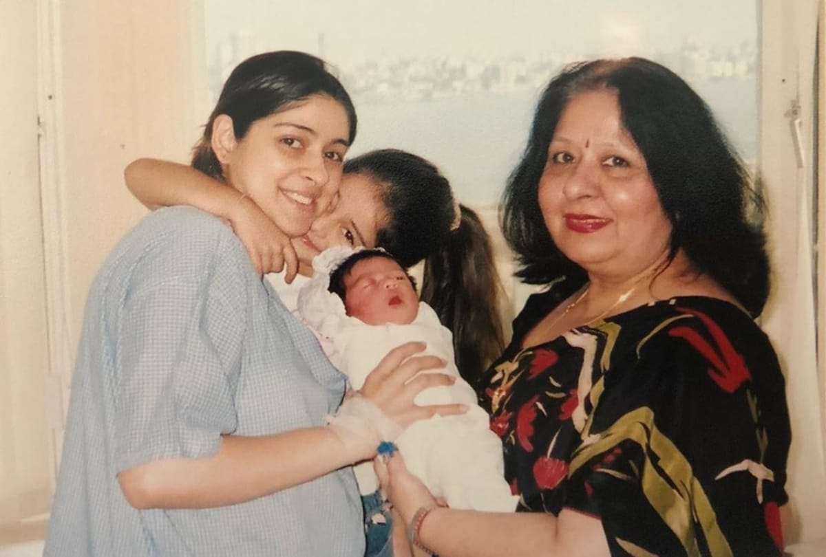 ananya pandey share pictures here look suhana khan childhood