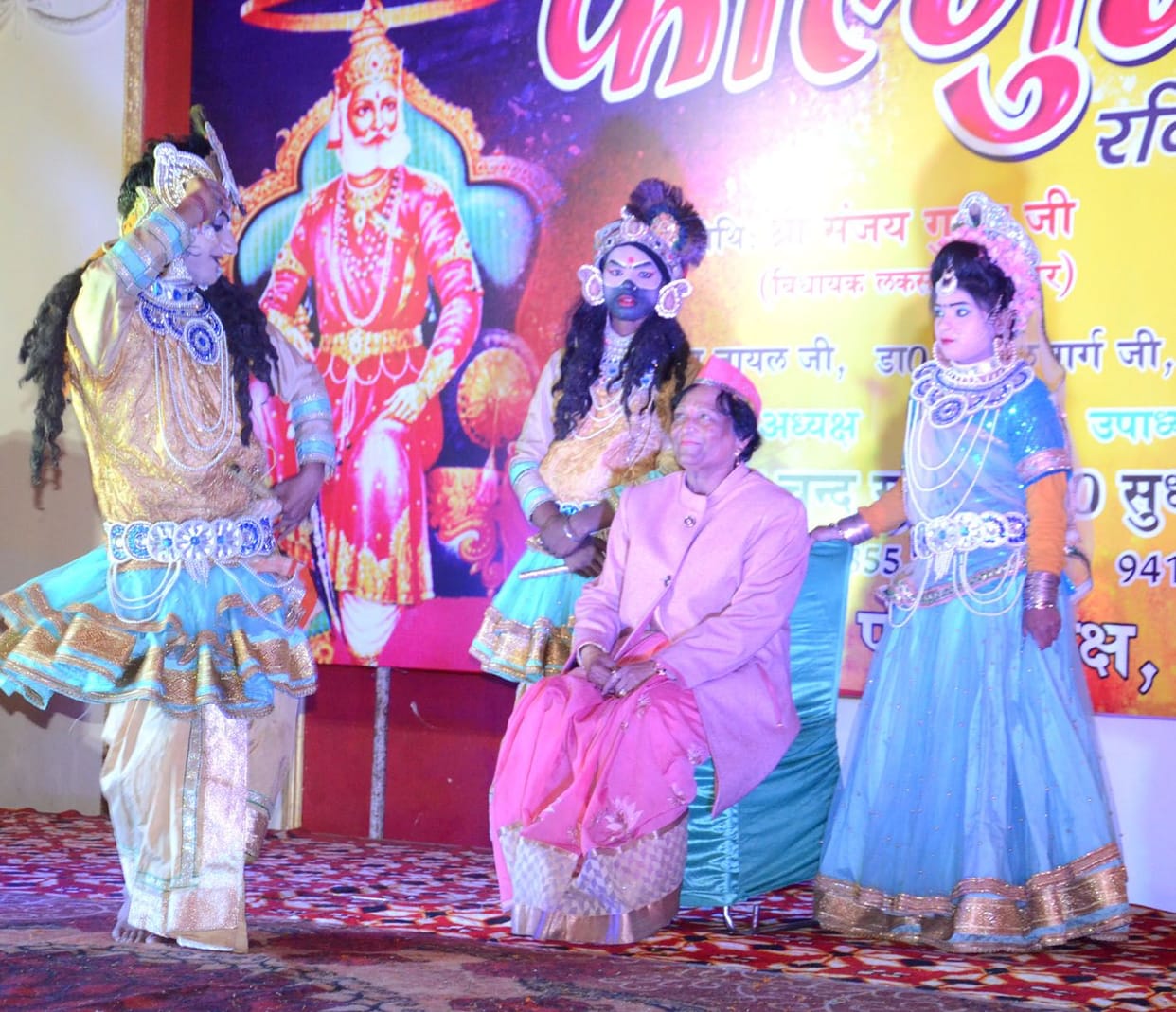 Vaishya brothers played Holi in the famous rain of rain