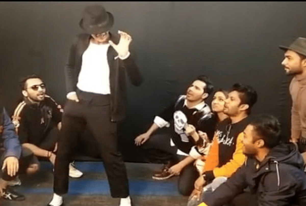 Yuvraj Singh aka Baba Jackson out from the audition indias best dancer hrithik and tiger his fan