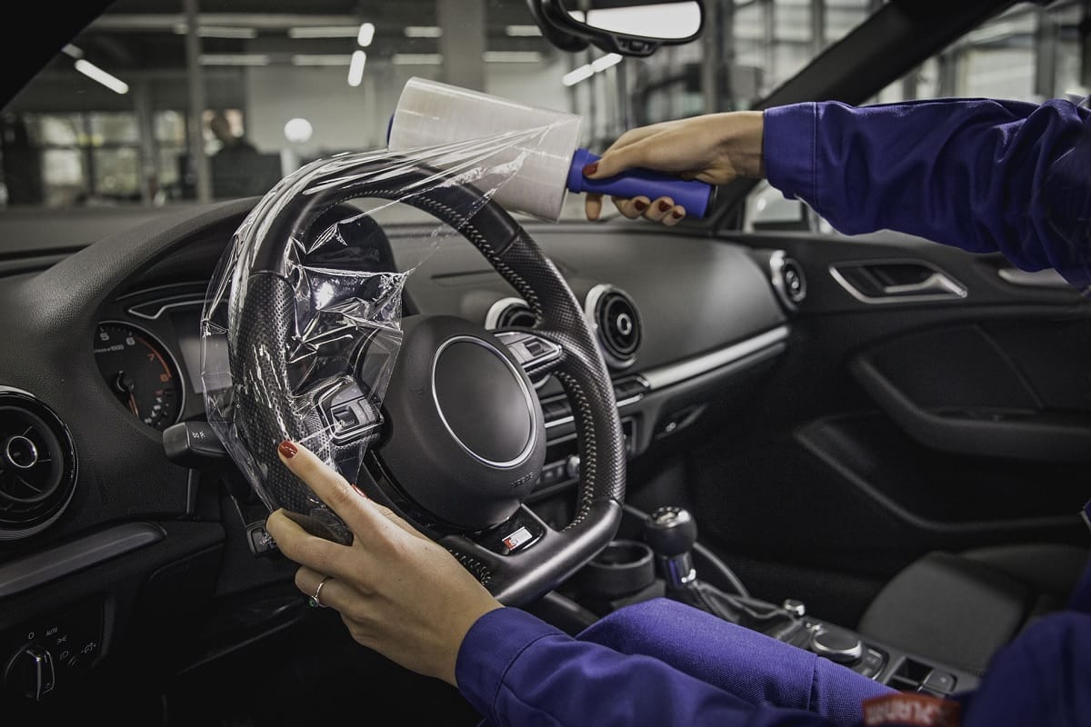 Steering is important while driving a car, know what kind of carelessness increases the danger