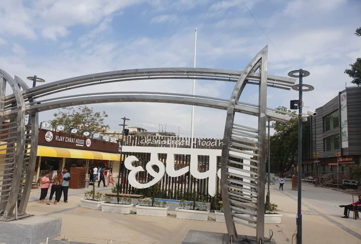 Delicacies Street Food in Indore famous Chappan Bhog Market enjoy catering and flavors things to do