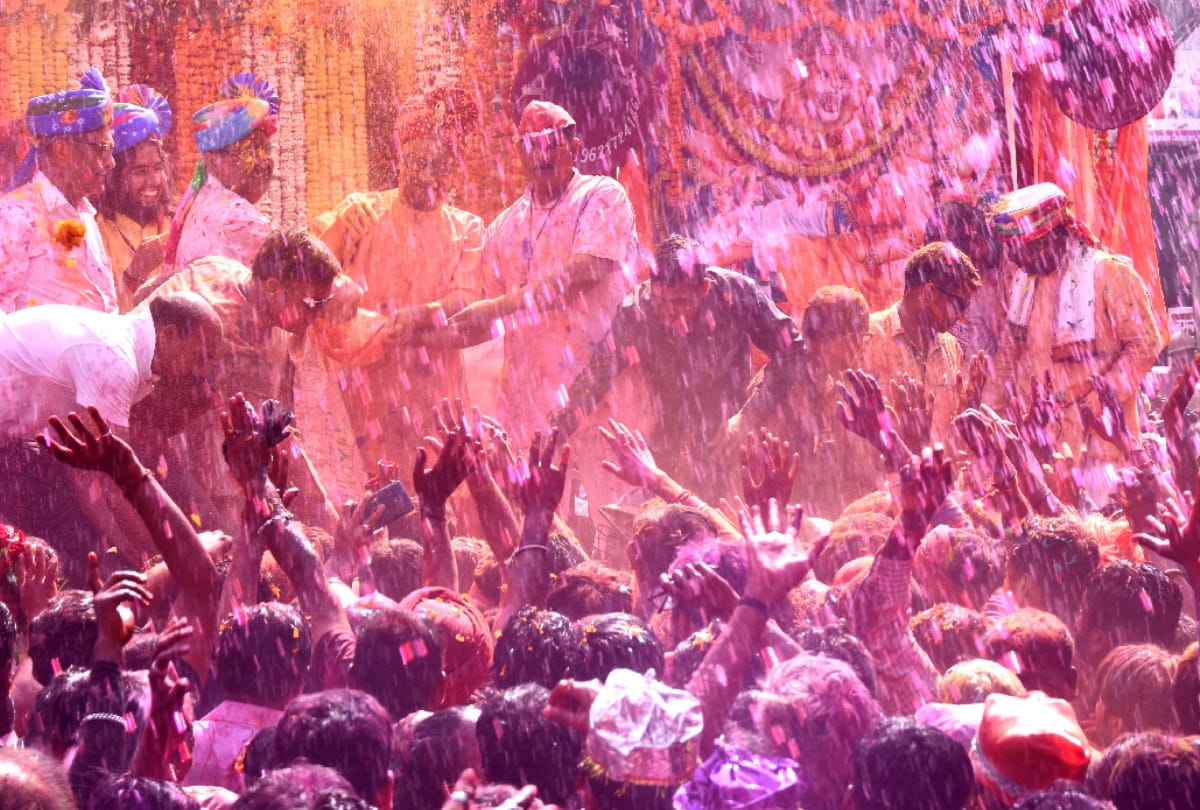 CM Yogi will join Lord Narasimha colorful procession in Gorakhpur during Holi 2021