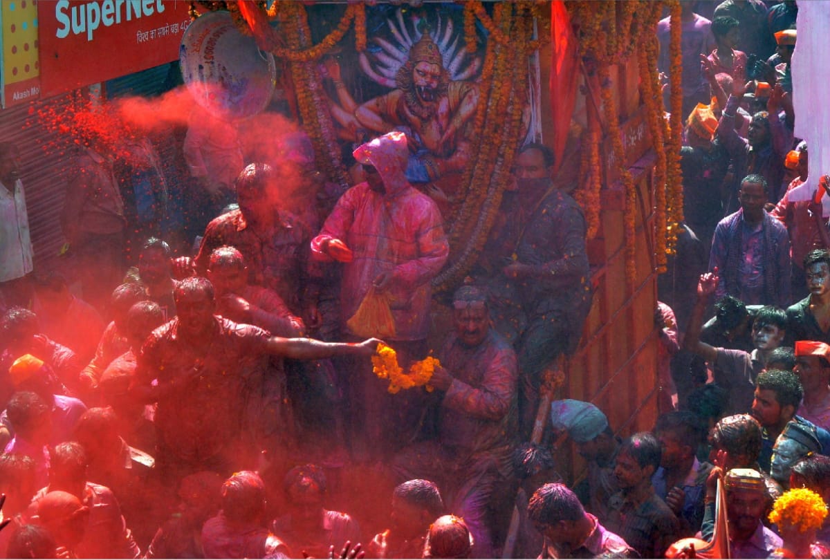 CM Yogi will join Lord Narasimha colorful procession in Gorakhpur during Holi 2021