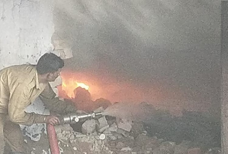 Huge Fire in Textile Factory at Ludhiana