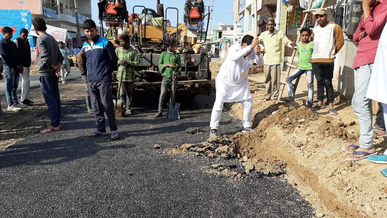 road construction, stop work, people