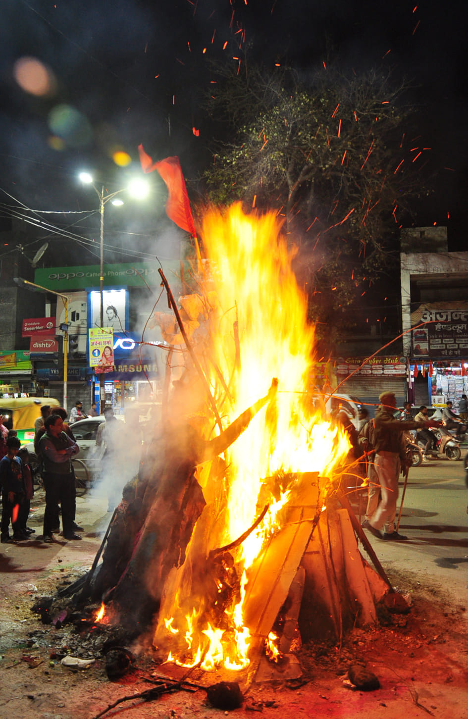 Holika Dahan done by doing puja, archana