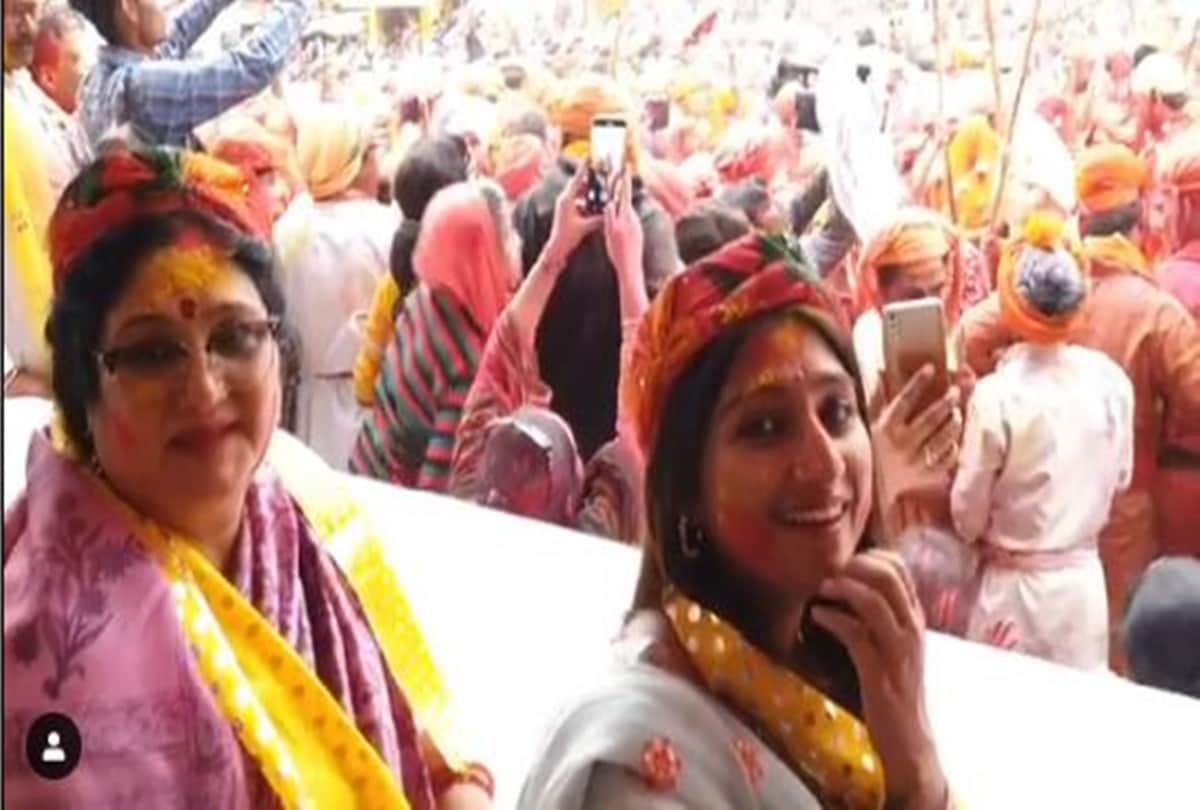 Yeh Rishta Kya Khelata Hai Fame Mohena Kumari Celebrating First Holi With Mother in Law At Mathura
