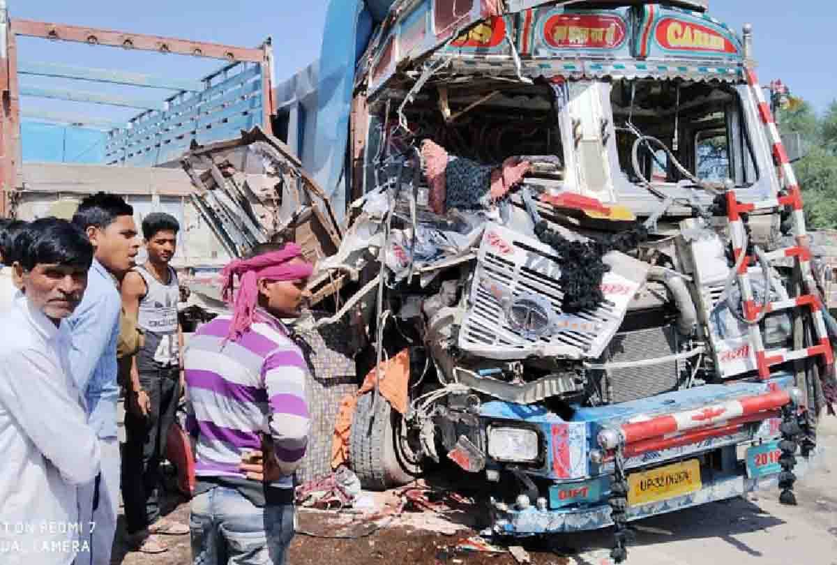 Six injured in collision between truck and dumpers on Kanpur-Sagar road