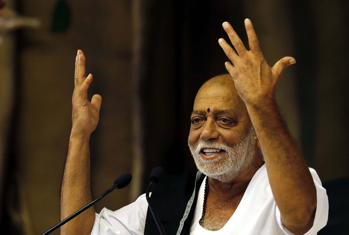 Do not join hands on Holi, Namaste from a distance and work: Morari Bapu