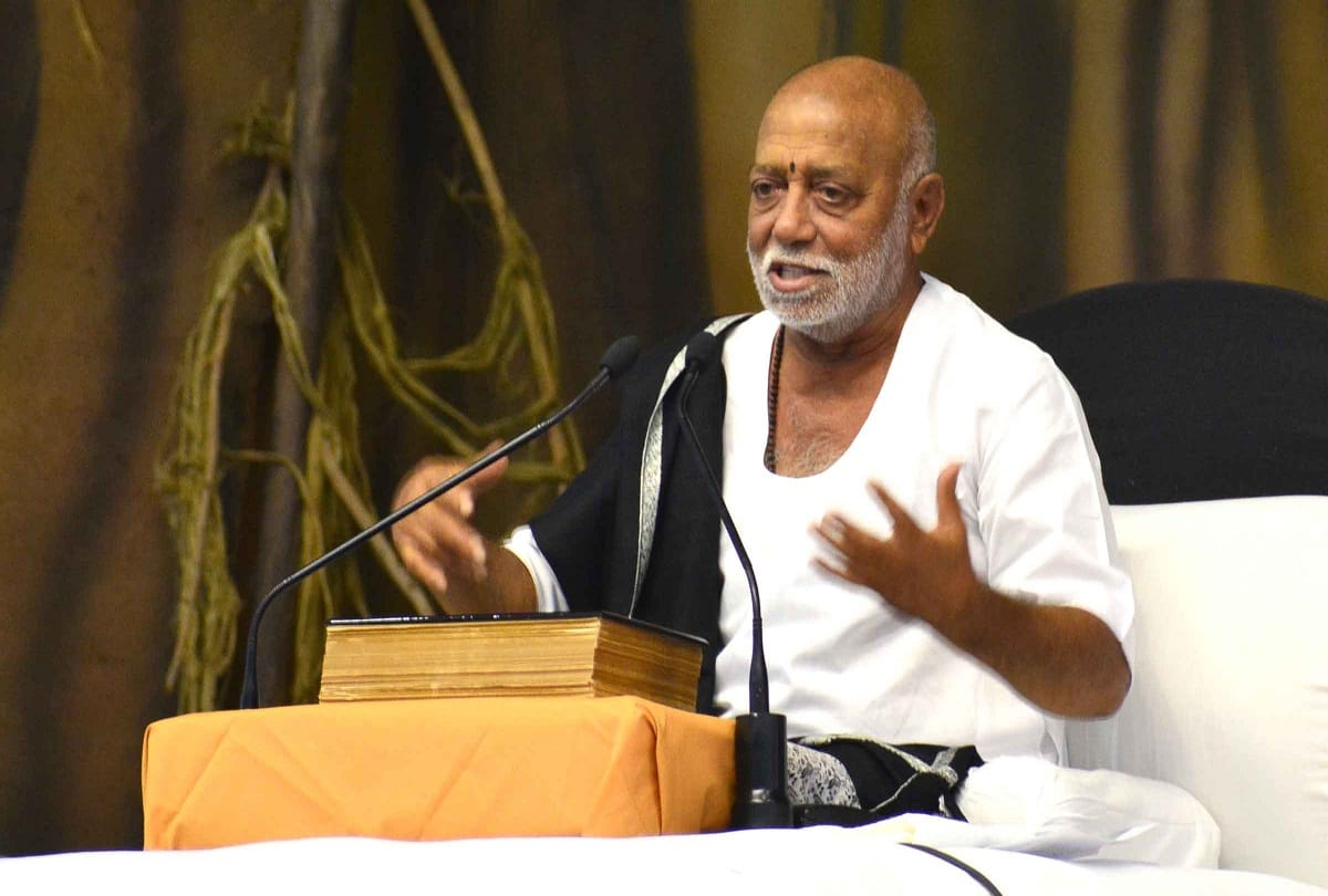 Do not join hands on Holi, Namaste from a distance and work: Morari Bapu