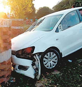 Fire in bike collided with car in Prayagraj, youth dies
