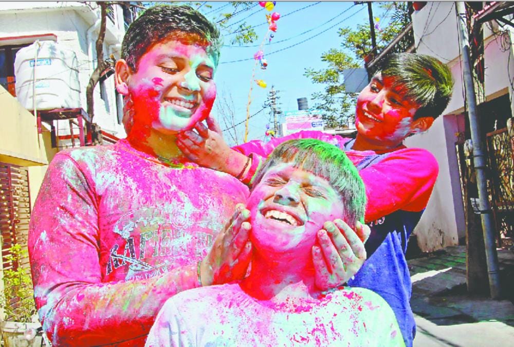 Happy Holi 2023 Celebration in Uttarakhand Beware of these things