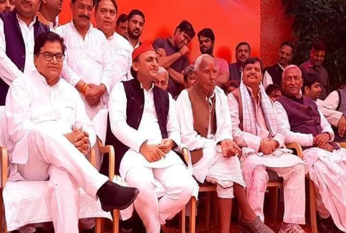 Mulayam became the political banyan tree of UP, along with the family, leaders were prepared in every district