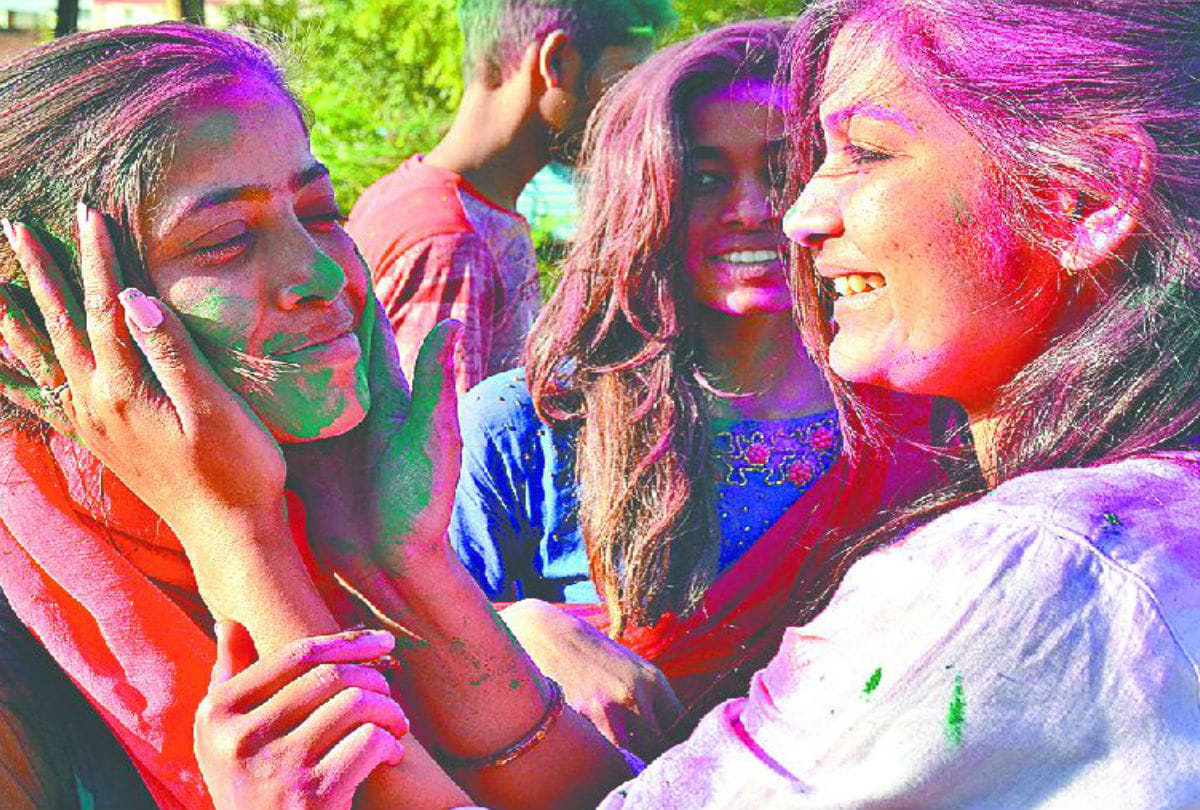 Happy Holi 2021 These special precautions should be taken by pregnant women
