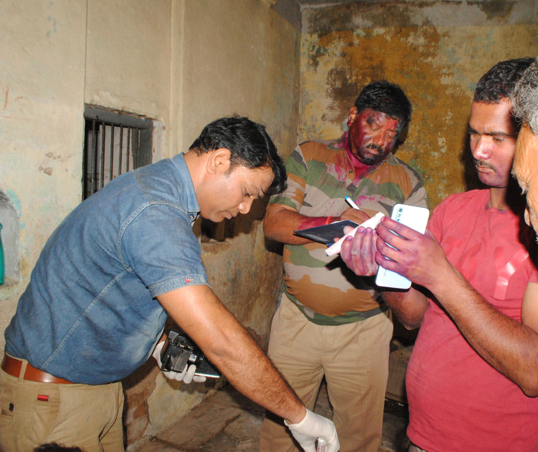Hand claw blew in Chitrakoot