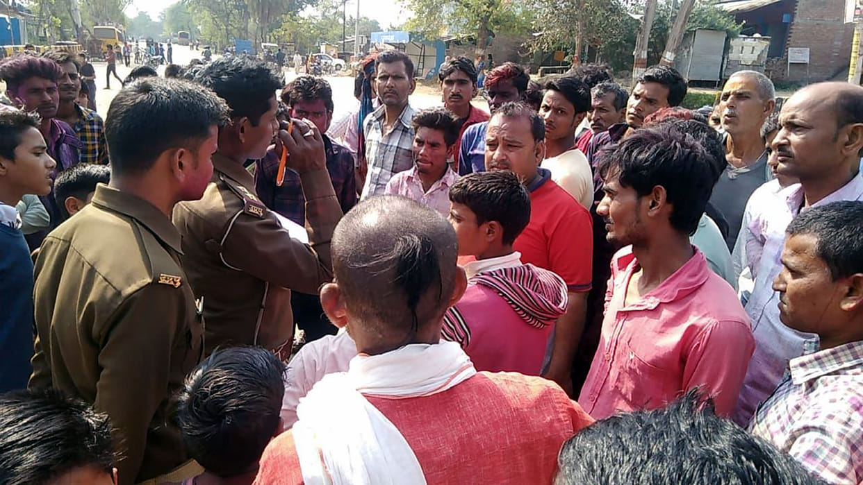 Painful accident in Chitrakoot, Innova car crushes child, death