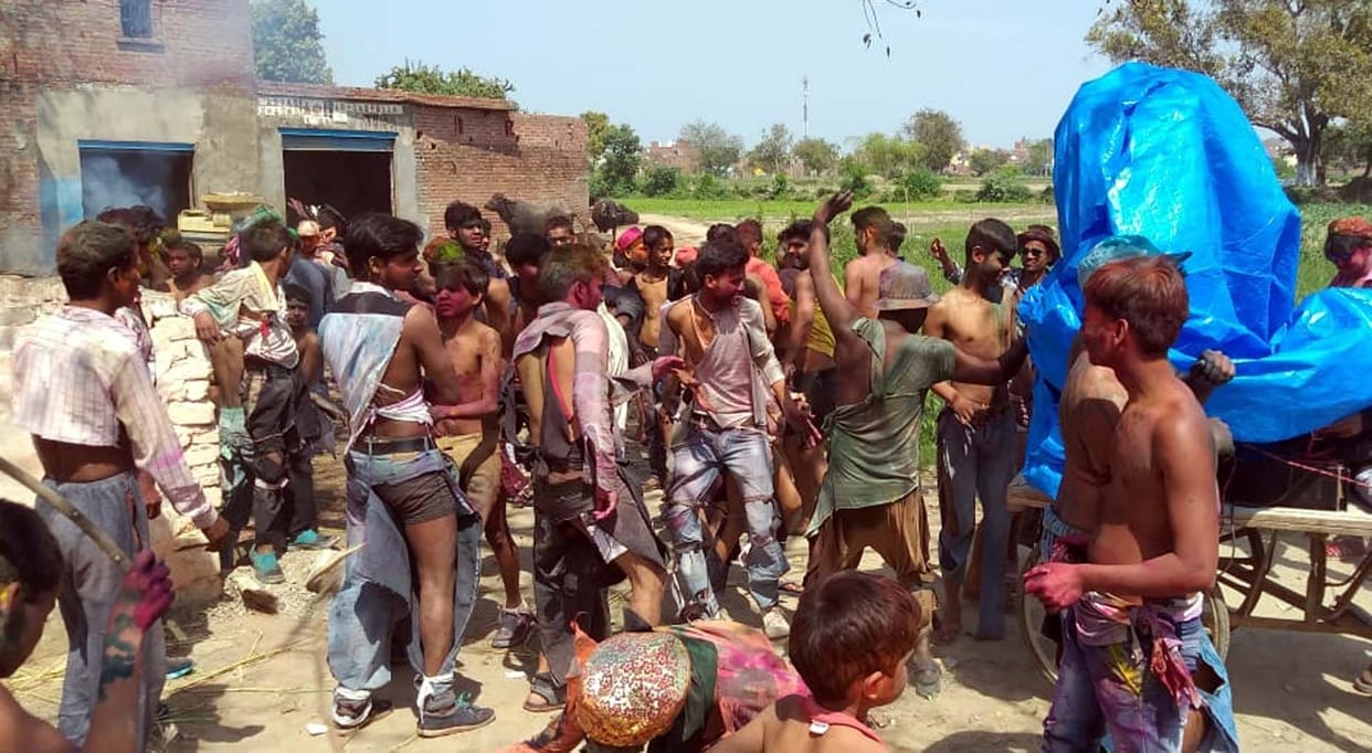 holi