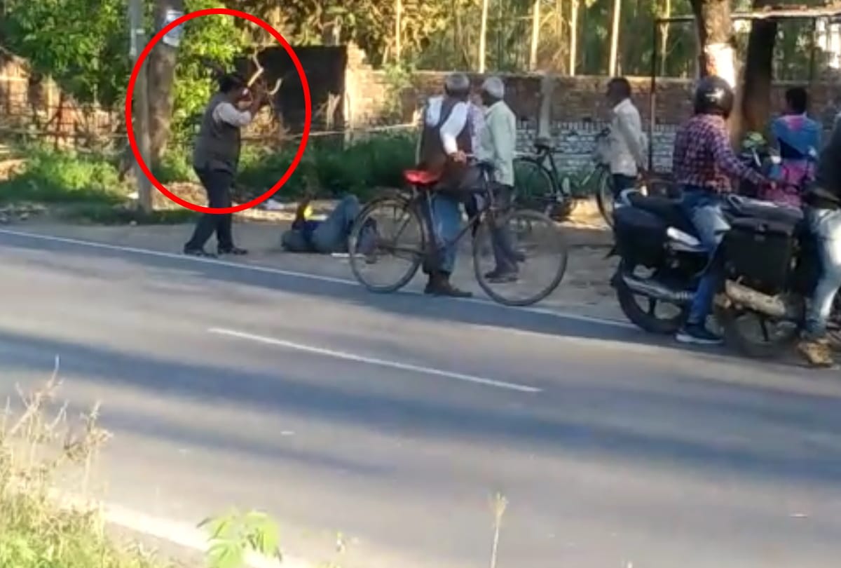 Dambang father sons beat Divyang with sticks video viral on social media