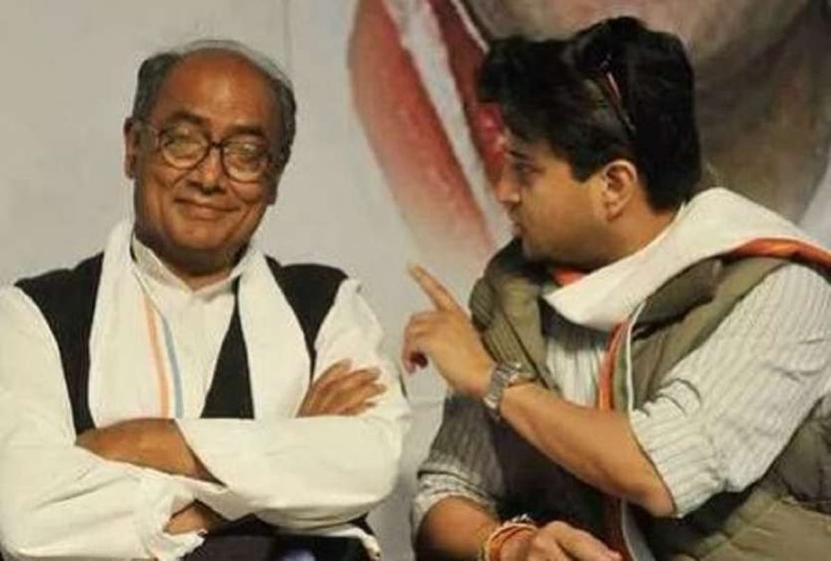 Digvijaya Singh attacks on Jyotiraditya Scindia Says you ditch Congress and Gandhi Family