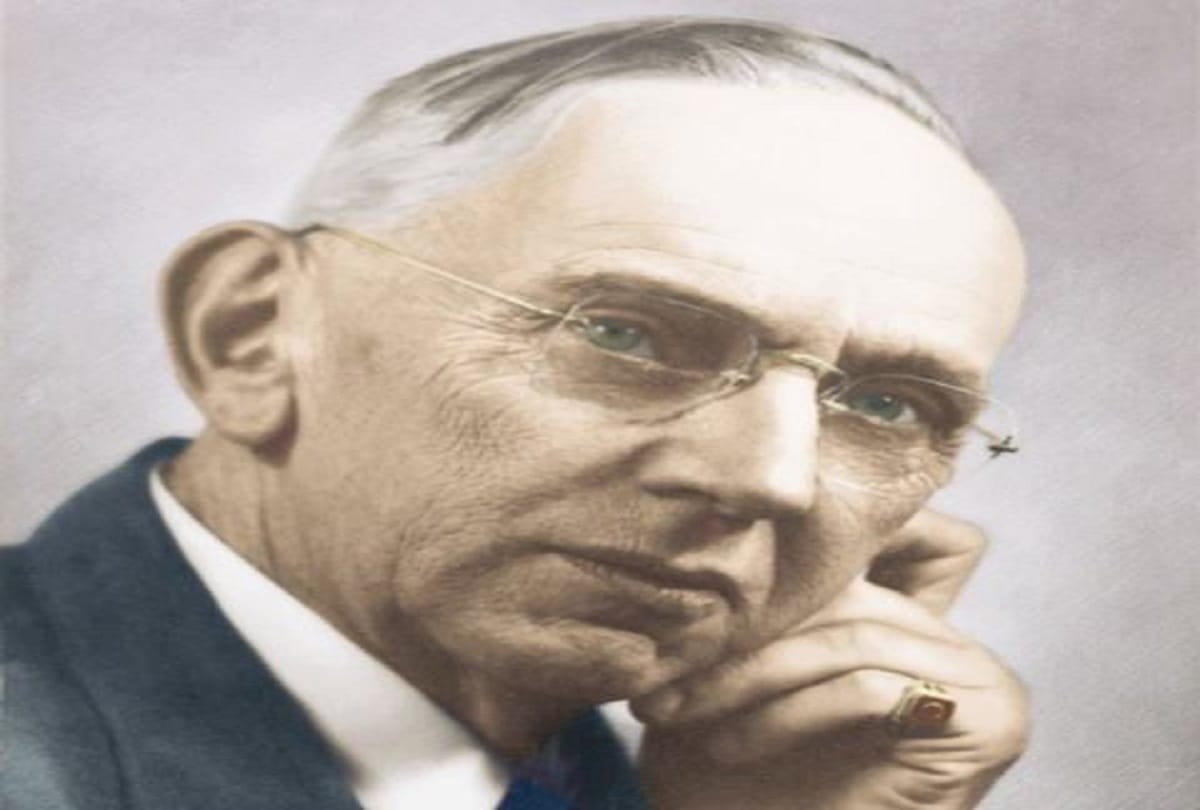 Miracle man Edgar Cayce mystery whose nickname is The Sleeping Prophet
