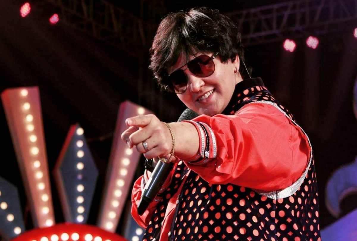 falguni pathak birthday special know about her career and fees
