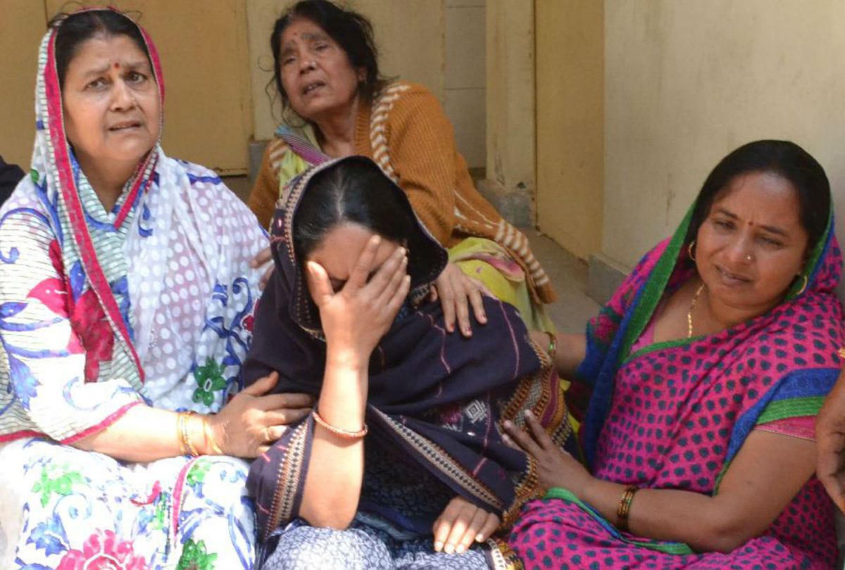 Three Died In Accident Of Car With Auto In Etah