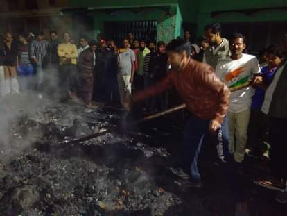 जानवरों की हड्डी व मांस जलने की अफवाह से हड़कंप