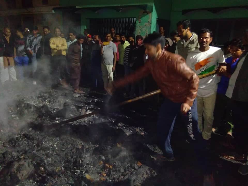 holi 2020 : Stirred with rumour of burning bone and Meat in Holika Dahan, fight also
