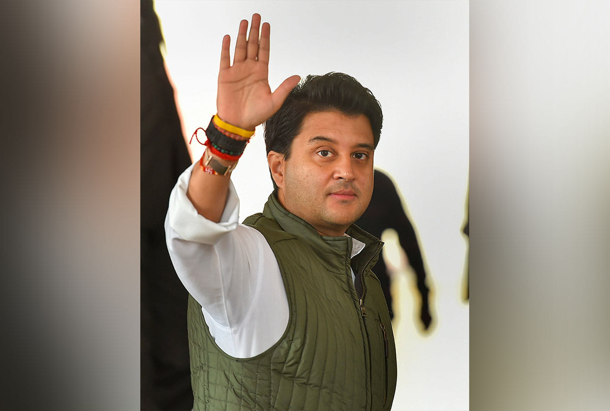 Union Minister directs to expedite construction of green field airport