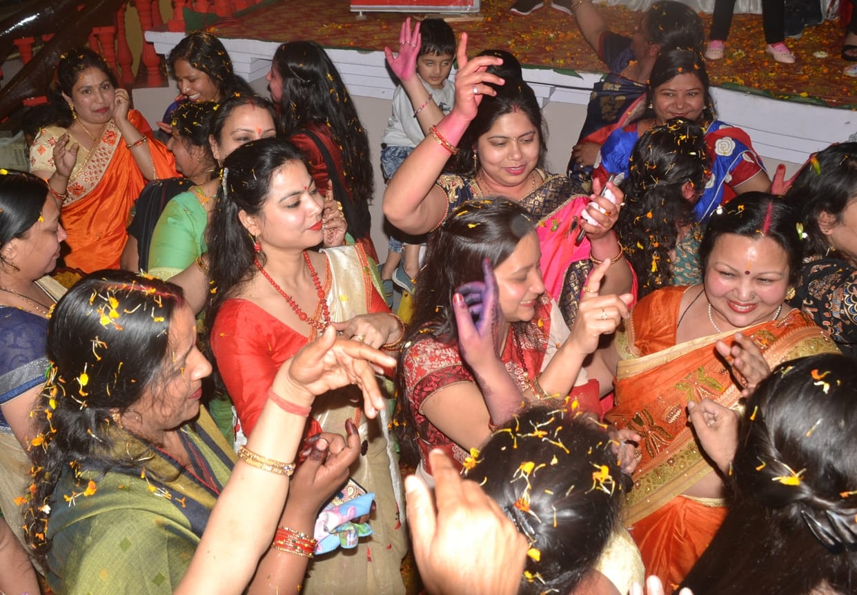 Citizens danced to bhajan evening